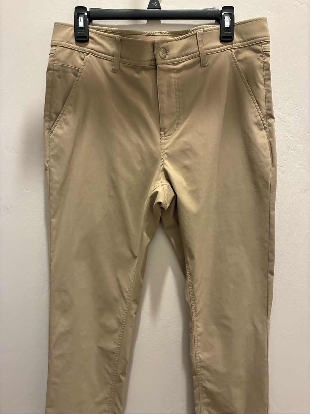 Men's Slim Fit Khaki Chino Pants - Tan 32/32 #Golf #business casual